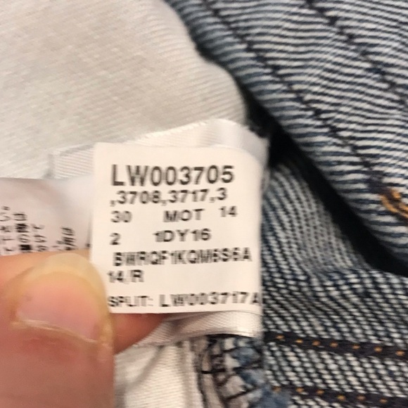 L.L. Bean Women's Original Fit High Waist Mom Jean Shorts Cut offs Size 14 - Picture 8 of 8